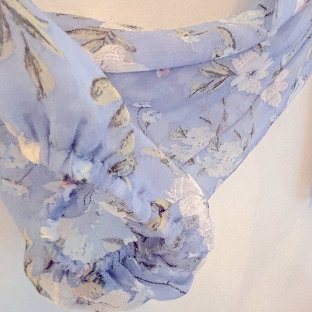 NWT LUSH Blue Floral Blouse - Picture 7 of 14